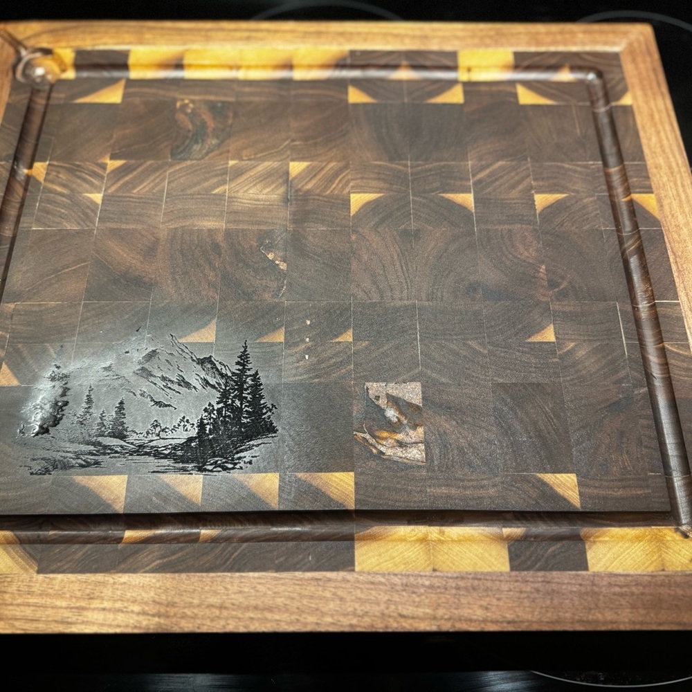Walnut End-grain Cutting Board - Picture 2 of 6